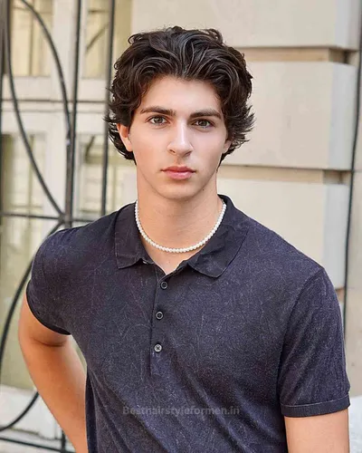 Bro flow hairstyle for medium straight hair