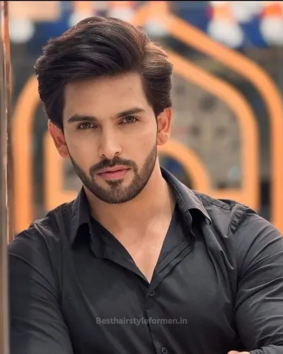 Oval face hairstyles for Indian men