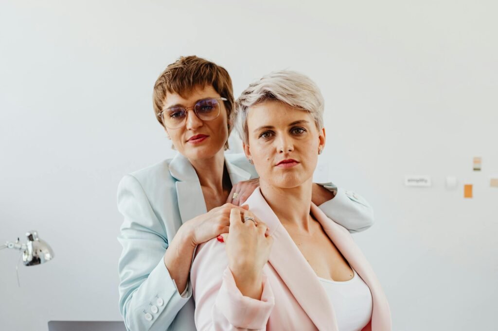 5 Short Haircuts That Make You Look Younger